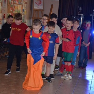 V dzień zimowiska. Bal przebierańców. Zabawa karnawałowa w GOKu.
