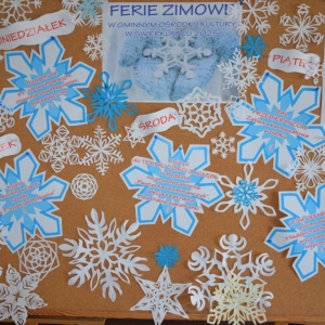 Tablica informacyjna I turnusu zimowiska.