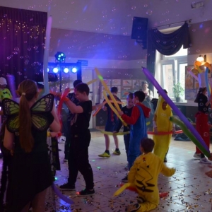 V dzień zimowiska. Bal przebierańców. Zabawa karnawałowa w GOKu.