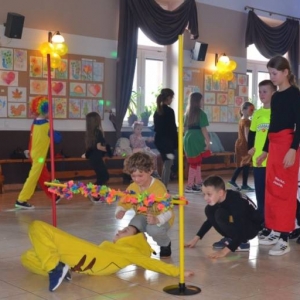 V dzień zimowiska. Bal przebierańców. Zabawa karnawałowa w GOKu.