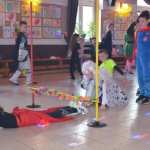 V dzień zimowiska. Bal przebierańców. Zabawa karnawałowa w GOKu.
