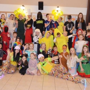 V dzień zimowiska. Bal przebierańców. Zabawa karnawałowa w GOKu.