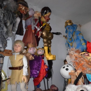 III dzień zimowiska. Wyjazd do Teatru Dzieci Zagłębia w Będzinie na przedstawienie Złodziej Czasu. Po spektaklu lekcja teatralna.