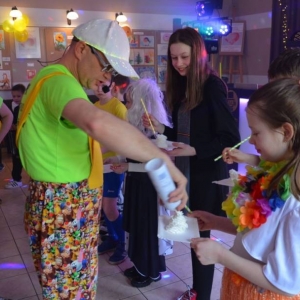 V dzień zimowiska. Bal przebierańców. Zabawa karnawałowa w GOKu.