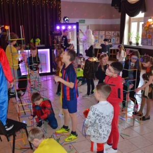 V dzień zimowiska. Bal przebierańców. Zabawa karnawałowa w GOKu.