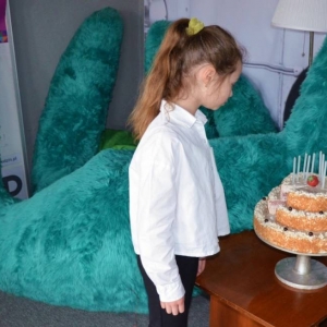 III dzień zimowiska. Wyjazd do Teatru Dzieci Zagłębia w Będzinie na przedstawienie Złodziej Czasu. Po spektaklu lekcja teatralna.