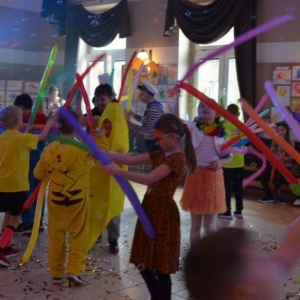 V dzień zimowiska. Bal przebierańców. Zabawa karnawałowa w GOKu.