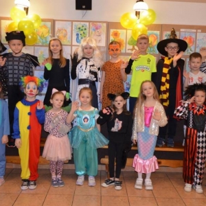 V dzień zimowiska. Bal przebierańców. Zabawa karnawałowa w GOKu.