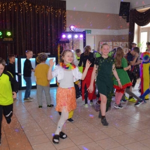 V dzień zimowiska. Bal przebierańców. Zabawa karnawałowa w GOKu.