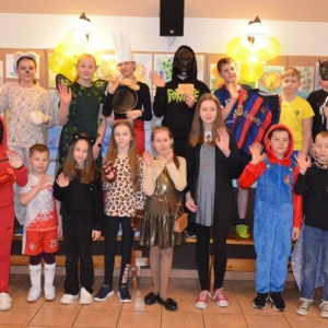 V dzień zimowiska. Bal przebierańców. Zabawa karnawałowa w GOKu.