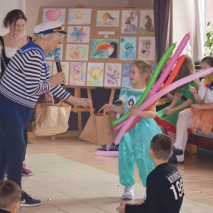 V dzień zimowiska. Bal przebierańców. Zabawa karnawałowa w GOKu.