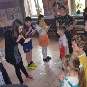 V dzień zimowiska. Bal przebierańców. Zabawa karnawałowa w GOKu.