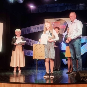 Zdjęcia przedstawia Laureatów konkursu i ich Instruktora