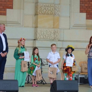 Uroczyste rozpoczęcie Finału Powiatowego Konkursu Piosenki Przyrodniczej i Ekologicznej oraz wręczenie podziękowań i nagród dla laureatów.