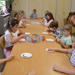 Pierwszy dzień organizacyjny. Zajęcia stacjonarne gdzie uczestnicy ułożyli wspólny regulamin wypoczynku oraz uczestniczyli we wspólnych grach i zabawach 