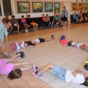 Pierwszy dzień organizacyjny. Zajęcia stacjonarne gdzie uczestnicy ułożyli wspólny regulamin wypoczynku oraz uczestniczyli we wspólnych grach i zabawach 