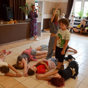 I dzień półkolonii był organizacyjny, zapoznawczy, pełen wspólnej zabawy w GOKu
