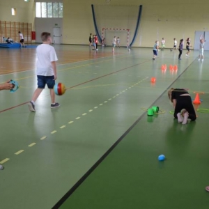 I dzień półkolonii był organizacyjny, zapoznawczy, pełen wspólnej zabawy w GOKu