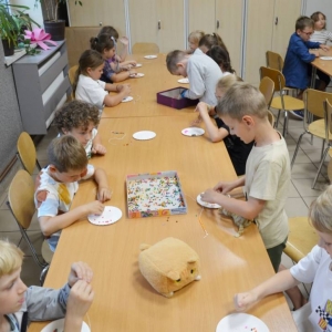 I dzień półkolonii był organizacyjny, zapoznawczy, pełen wspólnej zabawy w GOKu