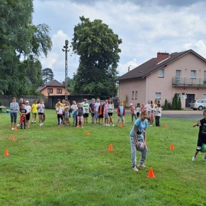 W piątek ostatniego dnia III turnusu dzieci odwiedziły nakielskich Strażaków oraz wzięły udział w zawodach sportowych na ORLE w Nakle Śląskim