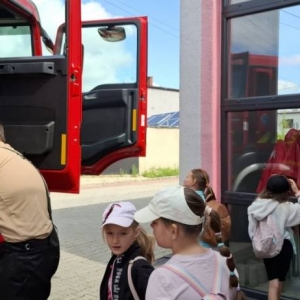 W piątek ostatniego dnia III turnusu dzieci odwiedziły nakielskich Strażaków oraz wzięły udział w zawodach sportowych na ORLE w Nakle Śląskim