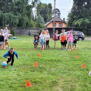 W piątek ostatniego dnia III turnusu dzieci odwiedziły nakielskich Strażaków oraz wzięły udział w zawodach sportowych na ORLE w Nakle Śląskim
