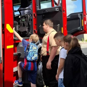 W piątek ostatniego dnia III turnusu dzieci odwiedziły nakielskich Strażaków oraz wzięły udział w zawodach sportowych na ORLE w Nakle Śląskim