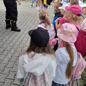 W piątek ostatniego dnia III turnusu dzieci odwiedziły nakielskich Strażaków oraz wzięły udział w zawodach sportowych na ORLE w Nakle Śląskim