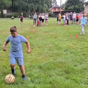 W piątek ostatniego dnia III turnusu dzieci odwiedziły nakielskich Strażaków oraz wzięły udział w zawodach sportowych na ORLE w Nakle Śląskim