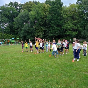 W piątek ostatniego dnia III turnusu odbył się dzień sportu i wspólnych zabaw na boisku ORZEŁ w Nakle Śląskim