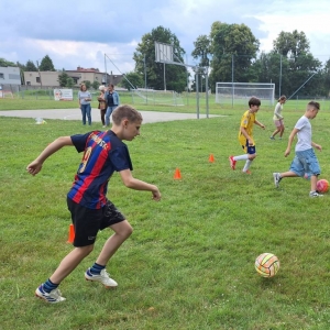 W piątek ostatniego dnia III turnusu dzieci odwiedziły nakielskich Strażaków oraz wzięły udział w zawodach sportowych na ORLE w Nakle Śląskim