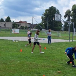 W piątek ostatniego dnia III turnusu dzieci odwiedziły nakielskich Strażaków oraz wzięły udział w zawodach sportowych na ORLE w Nakle Śląskim