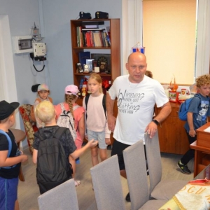 W piątek ostatniego dnia IV turnusu dzieci odwiedziły nakielskich Strażaków oraz wzięły udział w zawodach sportowych w hali sportowe w Nakle Śląskim