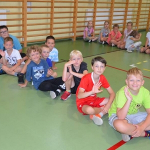 W piątek ostatniego dnia IV turnusu dzieci odwiedziły nakielskich Strażaków oraz wzięły udział w zawodach sportowych w hali sportowe w Nakle Śląskim