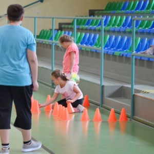 W piątek ostatniego dnia IV turnusu dzieci odwiedziły nakielskich Strażaków oraz wzięły udział w zawodach sportowych w hali sportowe w Nakle Śląskim