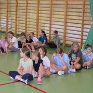 W piątek ostatniego dnia IV turnusu dzieci odwiedziły nakielskich Strażaków oraz wzięły udział w zawodach sportowych w hali sportowe w Nakle Śląskim