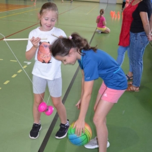 W piątek ostatniego dnia IV turnusu dzieci odwiedziły nakielskich Strażaków oraz wzięły udział w zawodach sportowych w hali sportowe w Nakle Śląskim