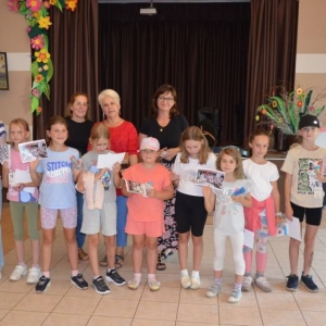 W piątek ostatniego dnia IV turnusu dzieci odwiedziły nakielskich Strażaków oraz wzięły udział w zawodach sportowych w hali sportowe w Nakle Śląskim