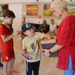 W piątek ostatniego dnia IV turnusu dzieci odwiedziły nakielskich Strażaków oraz wzięły udział w zawodach sportowych w hali sportowe w Nakle Śląskim