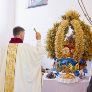 Poświęcenie chlebów dożynkowych