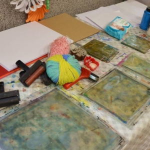 Materiały potrzebne do stworzenia pracy graficznej metodą gelly plate