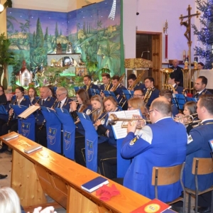 Zdjęcie przedstawia Tarnogórską Orkiestrę Dętą podczas Koncertu Noworocznego