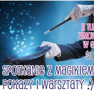 Plakat przedstawia trzeci dzień zimowiska - środa. Pokazy i warsztaty z iluzji.