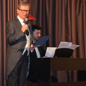 Zdjęcie przedstawia zaproszonych artystów na koncert pt. Wieczór z romansami rosyjskimi.