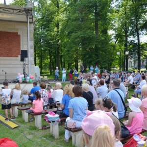 Zdjęcie przedstawia uczestników Dnia Dziecka 