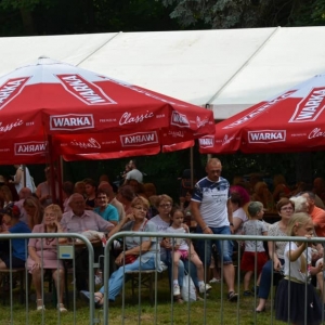 Zdjęcie przedstawia uczestników wydarzenia VI Dni Gminy Świerklaniec