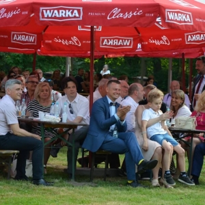 Zdjęcie przedstawia uczestników wydarzenia VI Dni Gminy Świerklaniec 