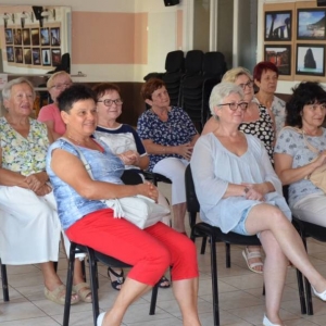 Zdjęcie przedstawia uczestników warsztatów dla Seniorów
