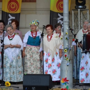 Zdjęcie przedstawia koncert zespołu Kabarecik